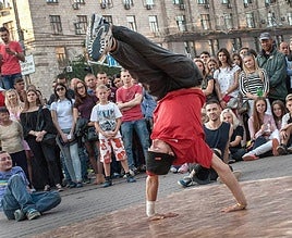 Un libro editado por la Universidad de León analiza la situación de la danza urbana en España