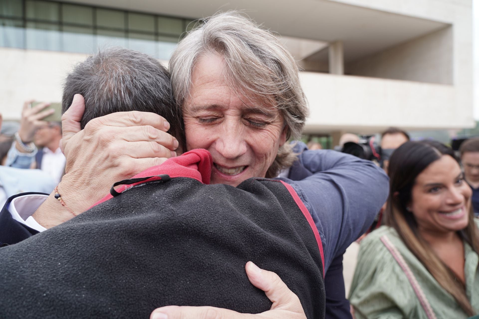 Concentración frente a las Cortes para exigir el cese del consejero de Medio Ambiente