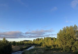 Cielo con intervalos nubosos desde Carbajal.
