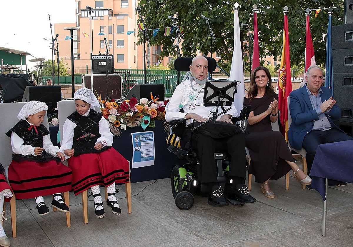 Urbano González, durante el pregón de los Fiestas de la Santina y San Froilán de la Casa de Asturias en León.