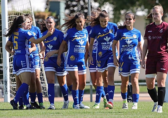Las jugadoras del Olímpico celebran un gol.