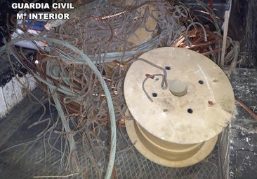 Pillan a tres jóvenes robando en una nave industrial de Onzonilla