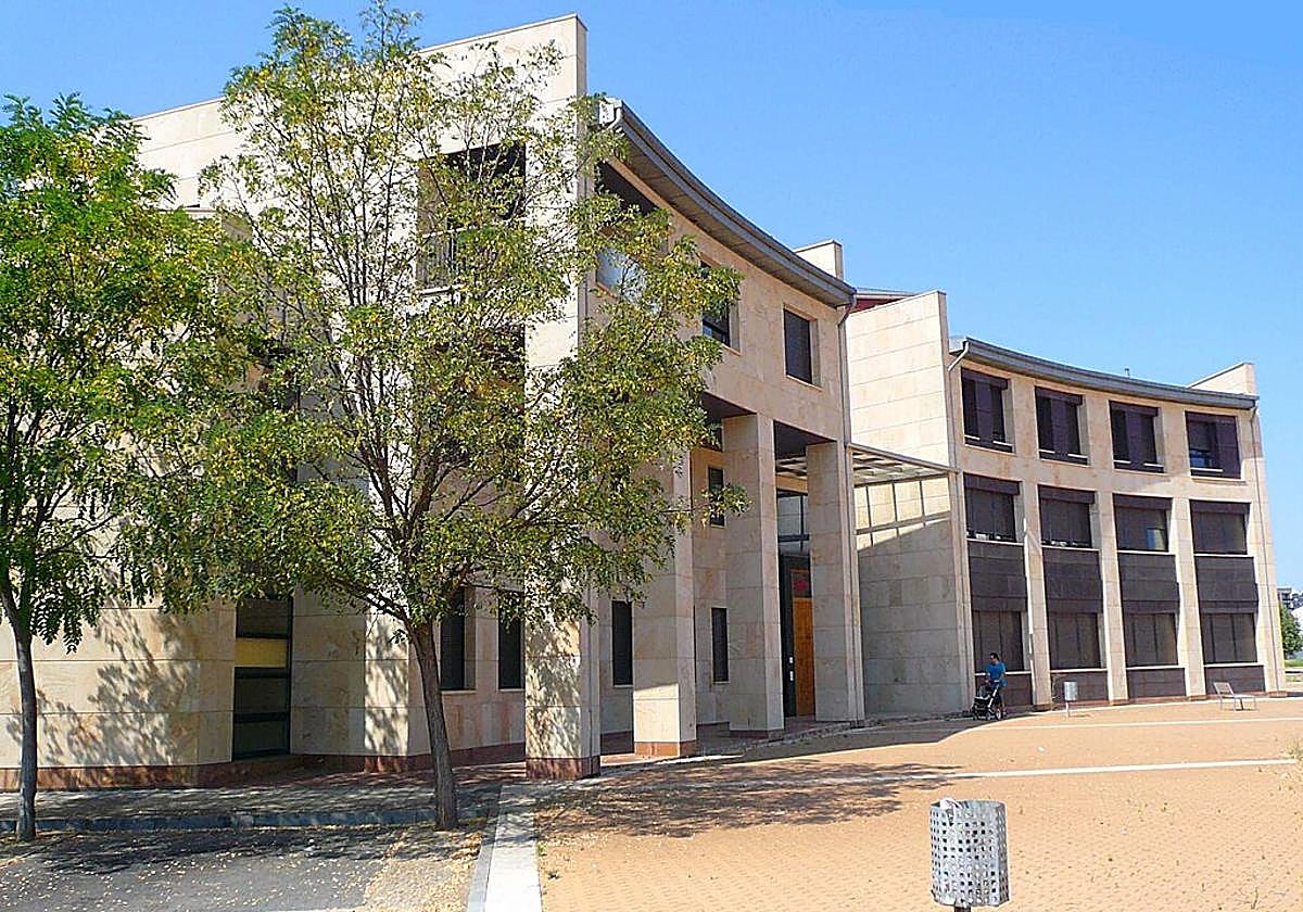 Parroquia de Nuestra Señora del Rosario en el barrio leonés de La Lastra.