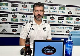 Fer Estévez, en la sala de prensa de El Toralín.
