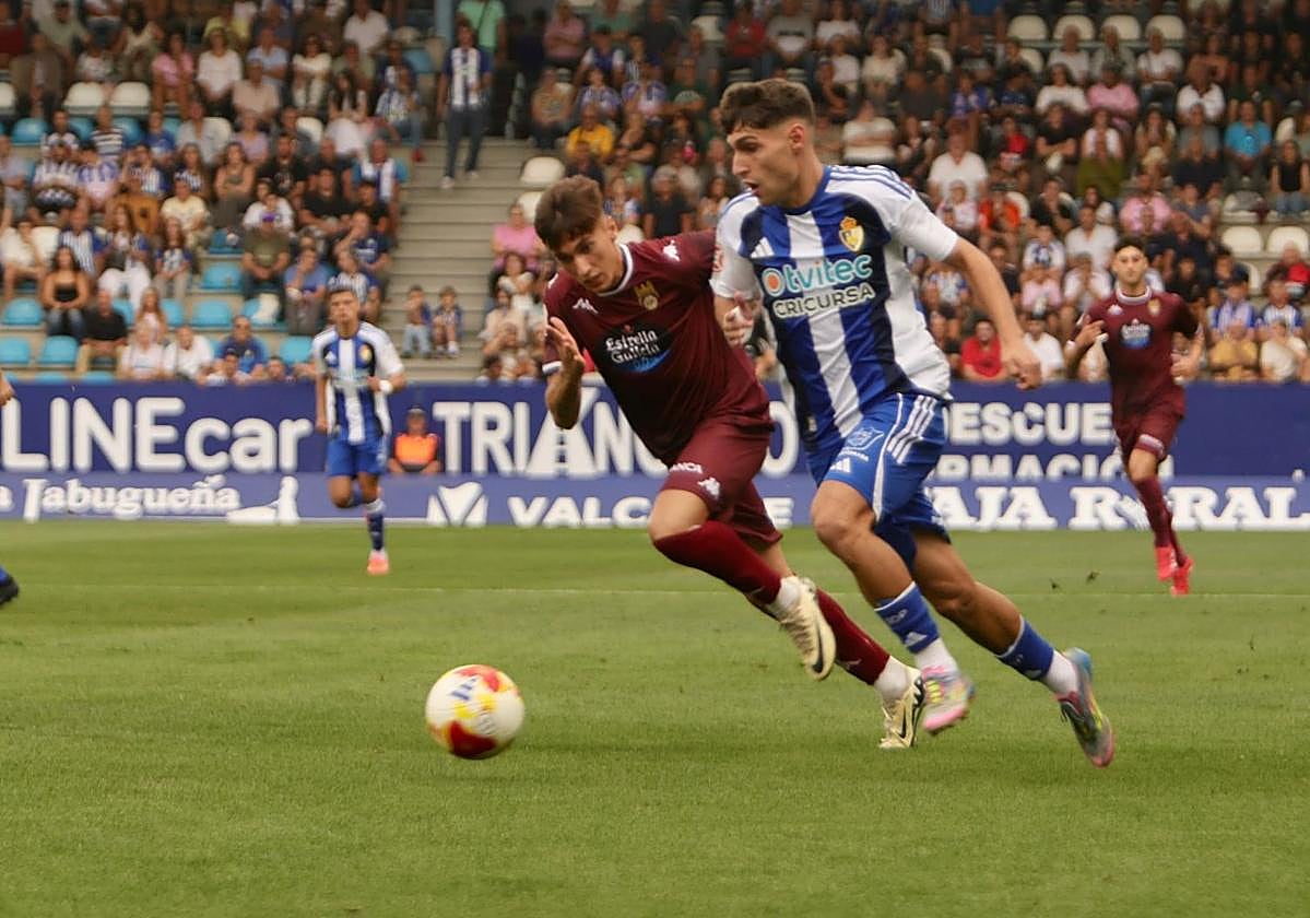 Borja Vázquez, en una acción del partido.