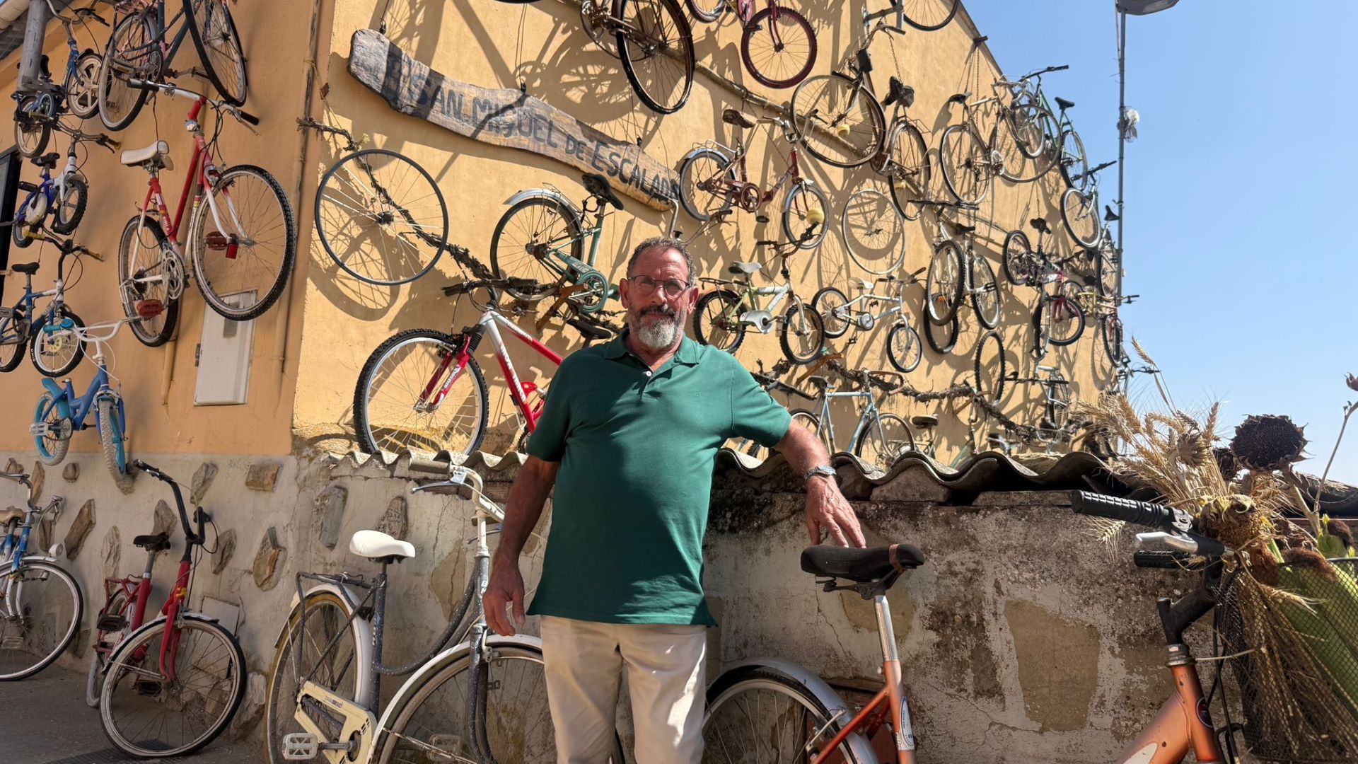 Imágenes del rincón de Ricardo en San Miguel de Escalada