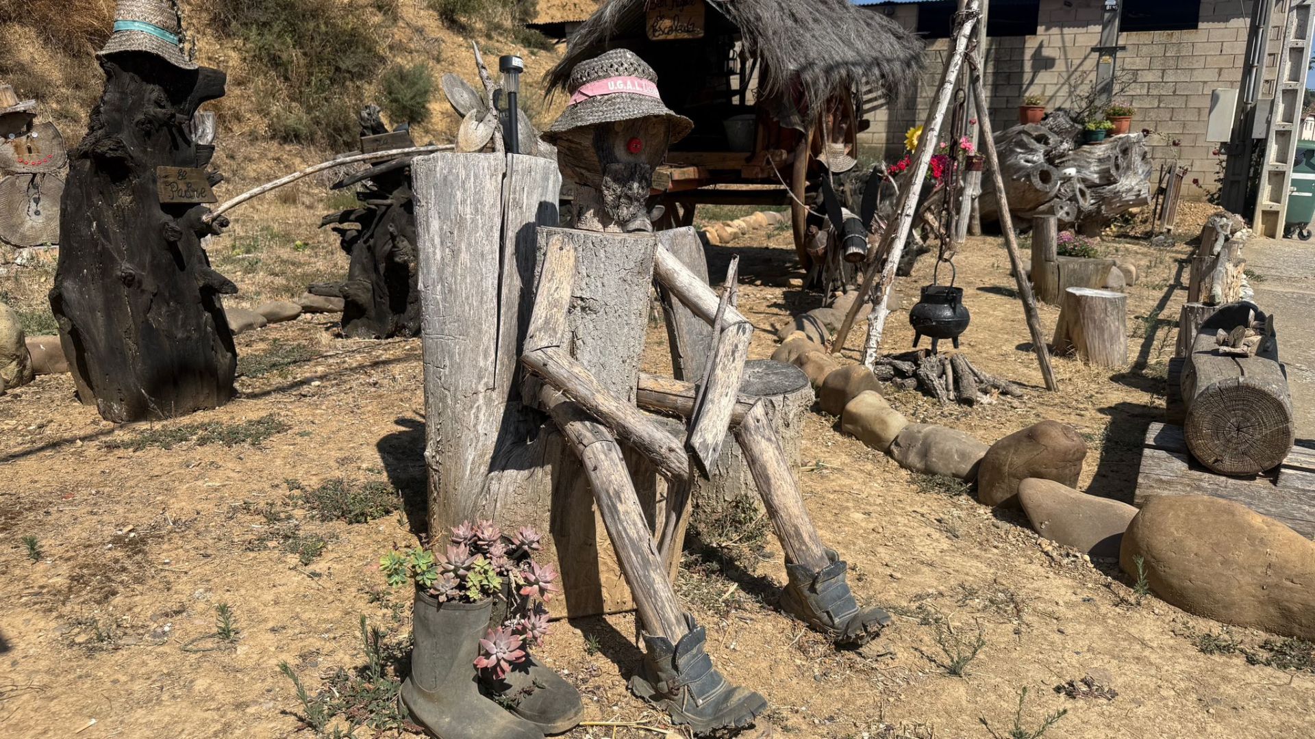 Imágenes del rincón de Ricardo en San Miguel de Escalada
