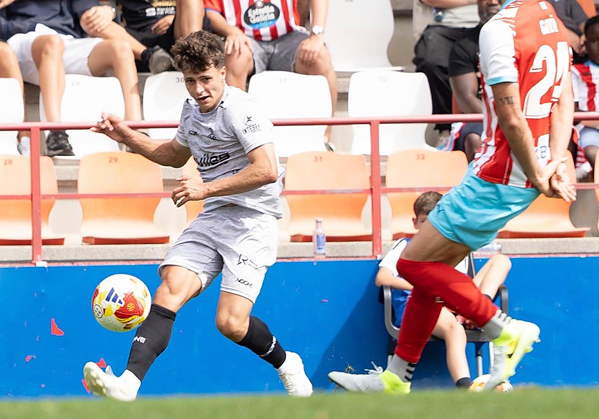 Guzmán, durante el partido ante el Lugo.