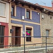 Imagen - Valdevimbre: Casa con patio y reforma iniciada