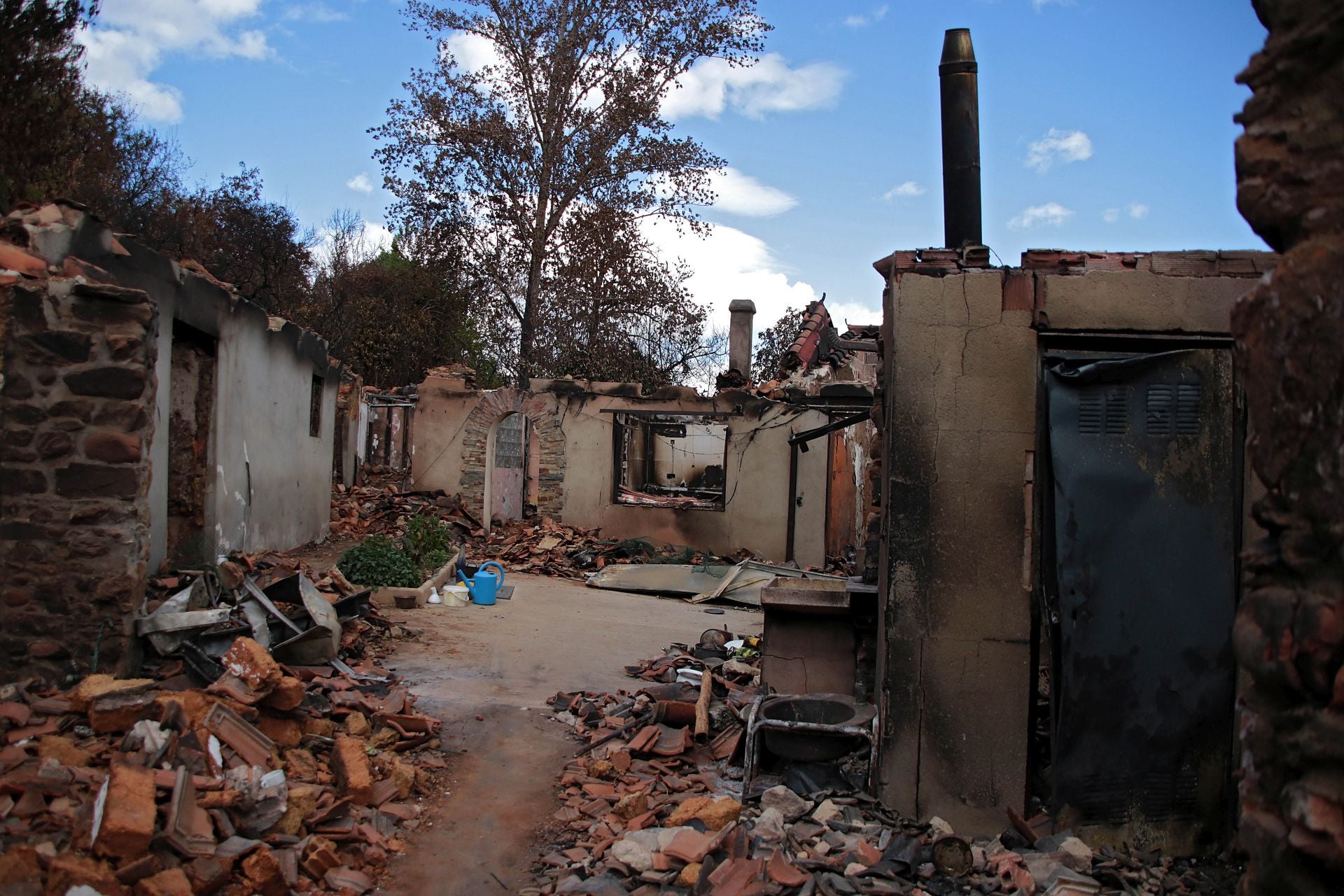 Así está Castrocalbón semanas después del incendio