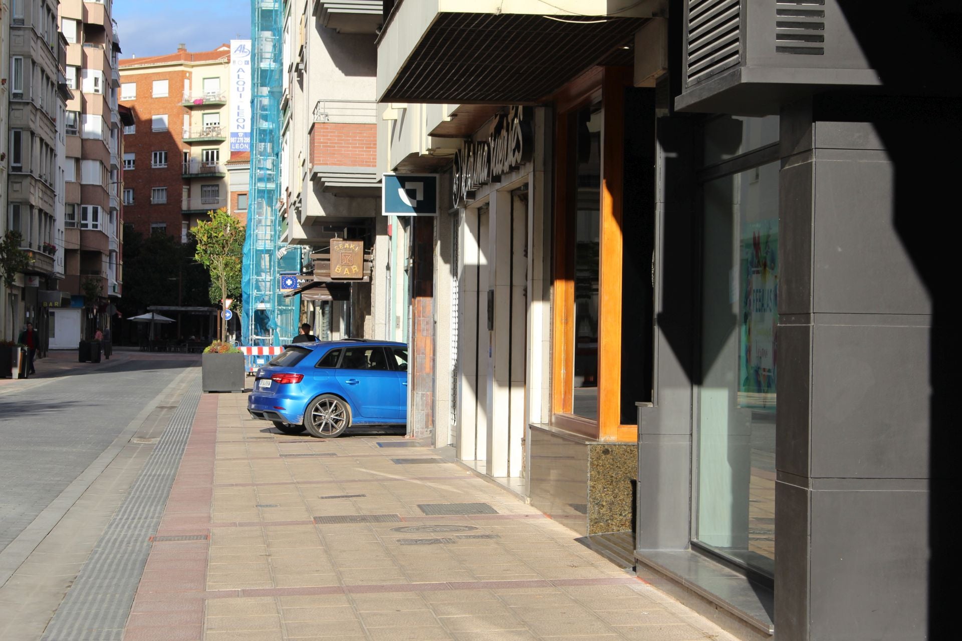 La calle Fuero cumple sus primeras semanas como peatonal