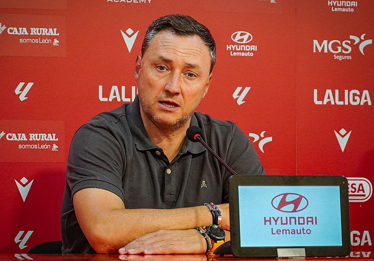 Raúl Llona, en sala de prensa