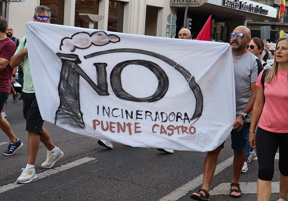 Protesta del pasado jueves contra la instalación de la macroplanta de biomasa en Puente Castro.
