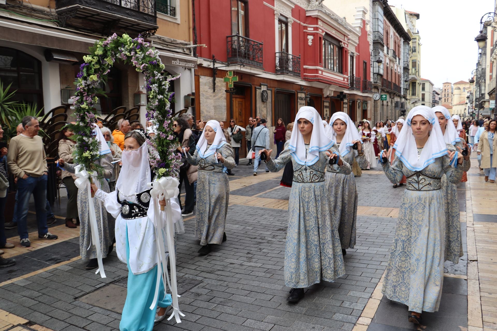 Las imágenes de la ceremoria de las Cantaderas y el acto del Foro u oferta