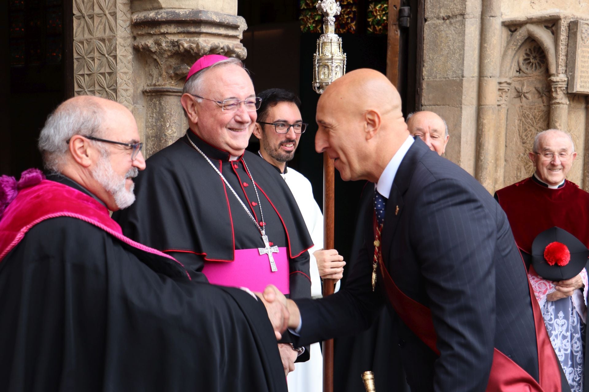 Las imágenes de la ceremoria de las Cantaderas y el acto del Foro u oferta