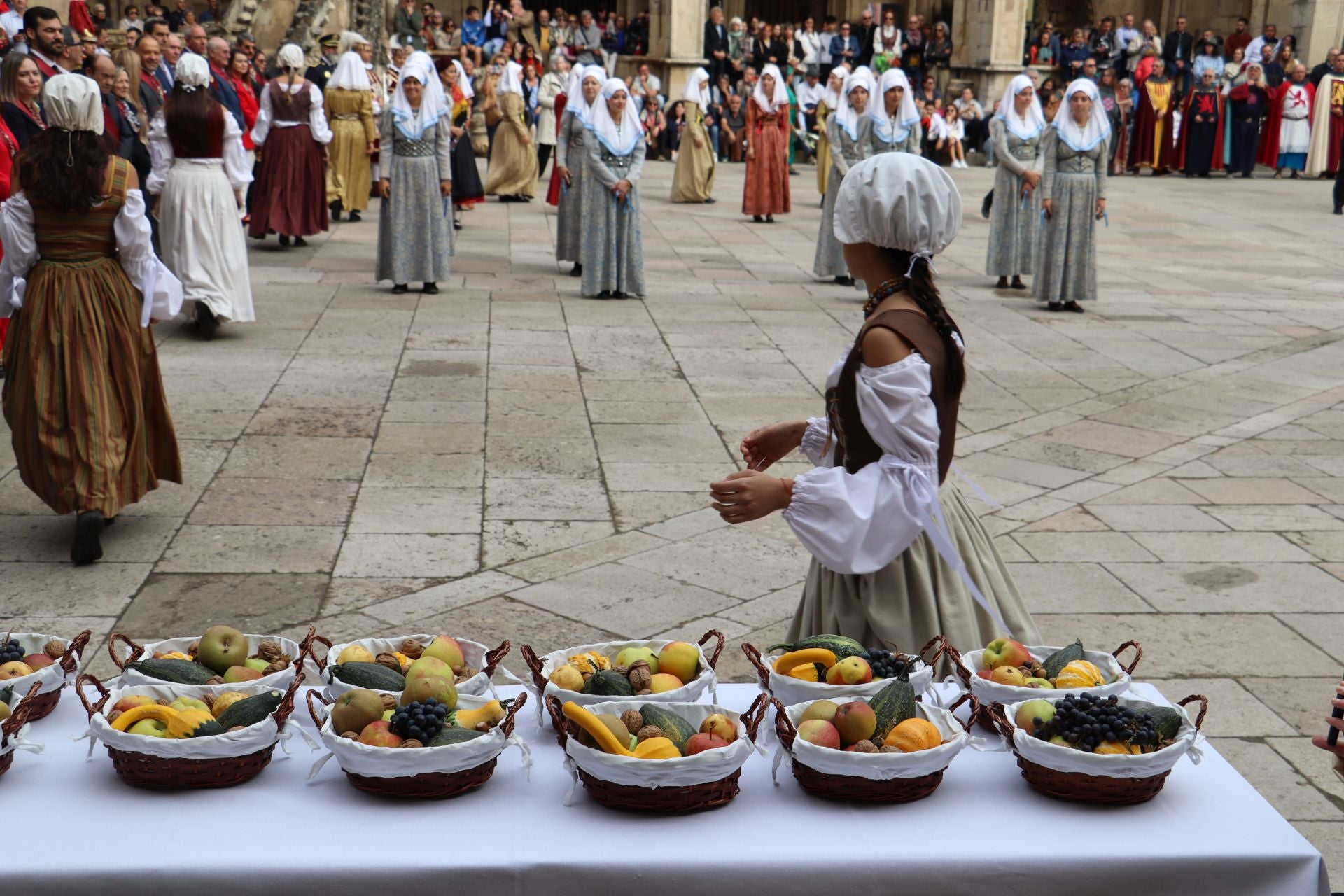 Las imágenes de la ceremoria de las Cantaderas y el acto del Foro u oferta