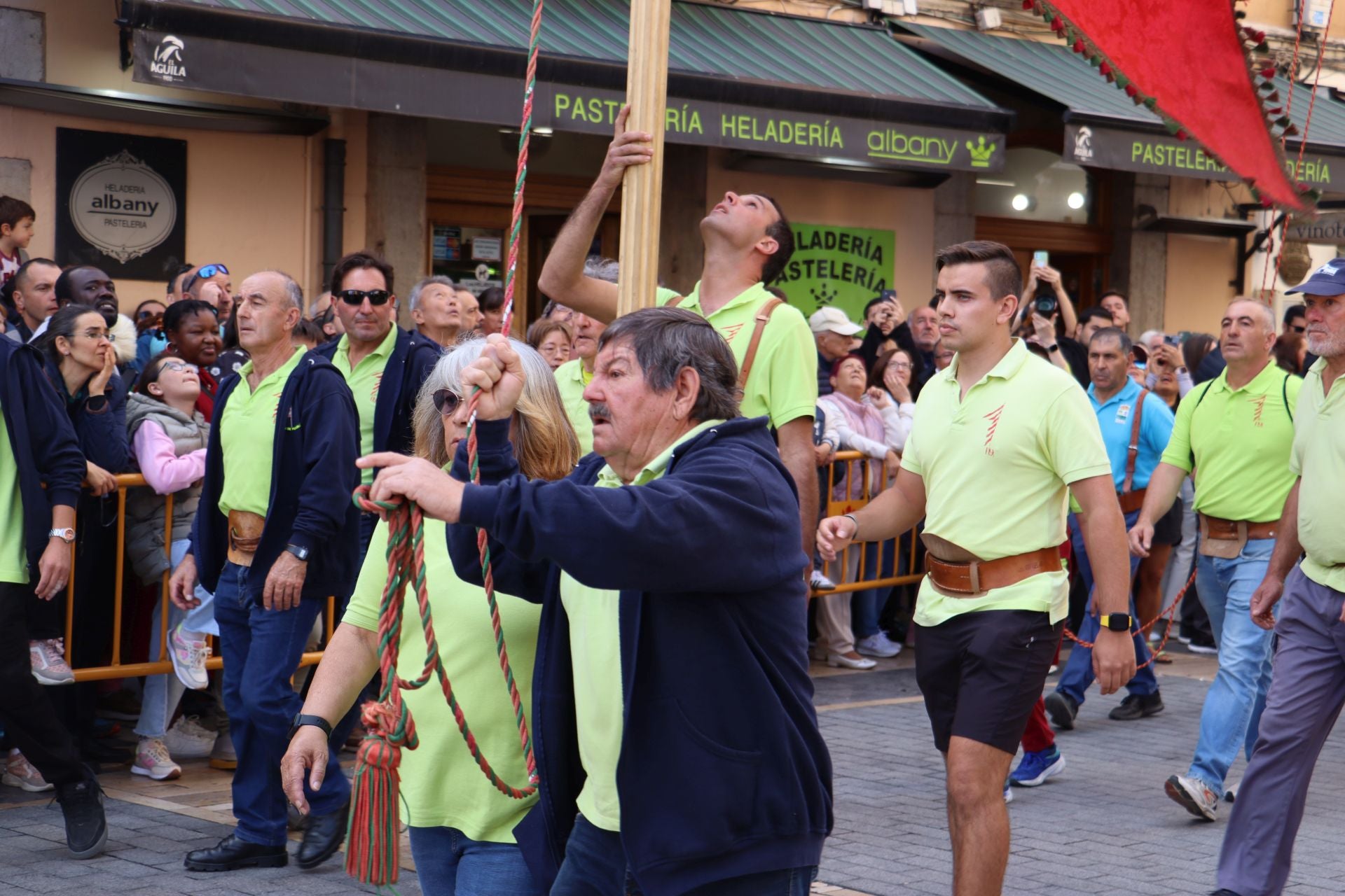 Las mejores imágenes del desfile de pendones por León