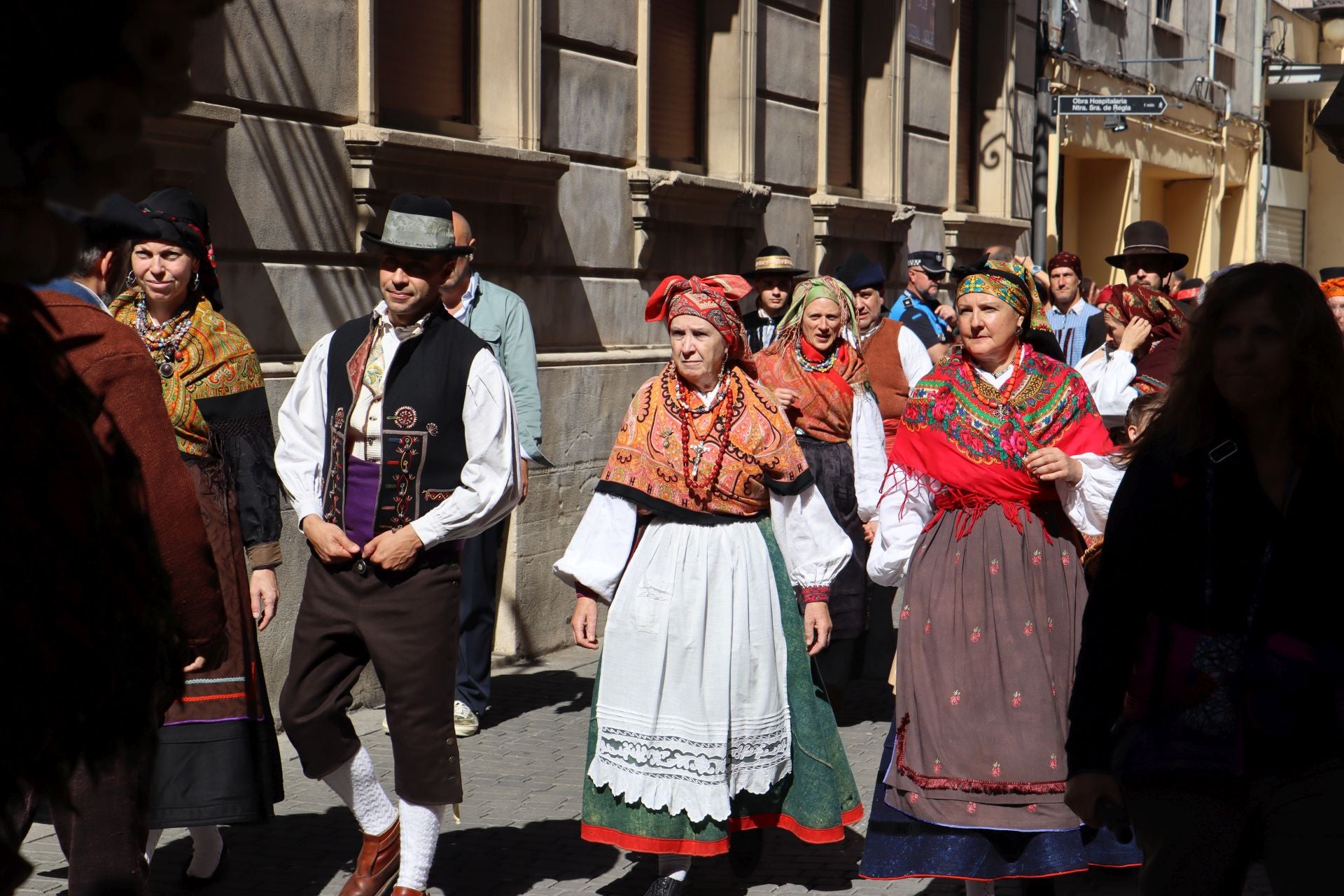 Las mejores imágenes del desfile de carros engalanados