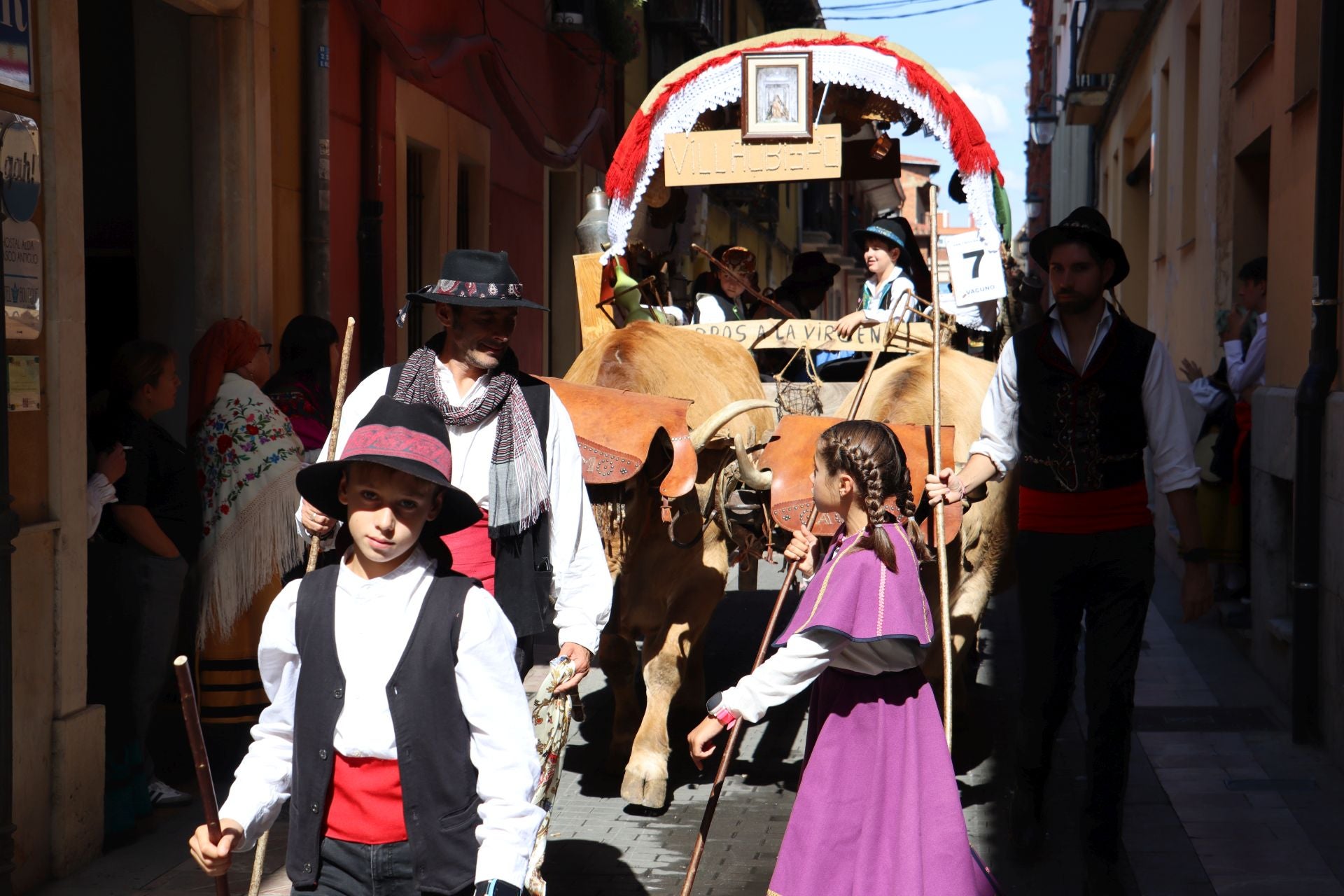 Las mejores imágenes del desfile de carros engalanados