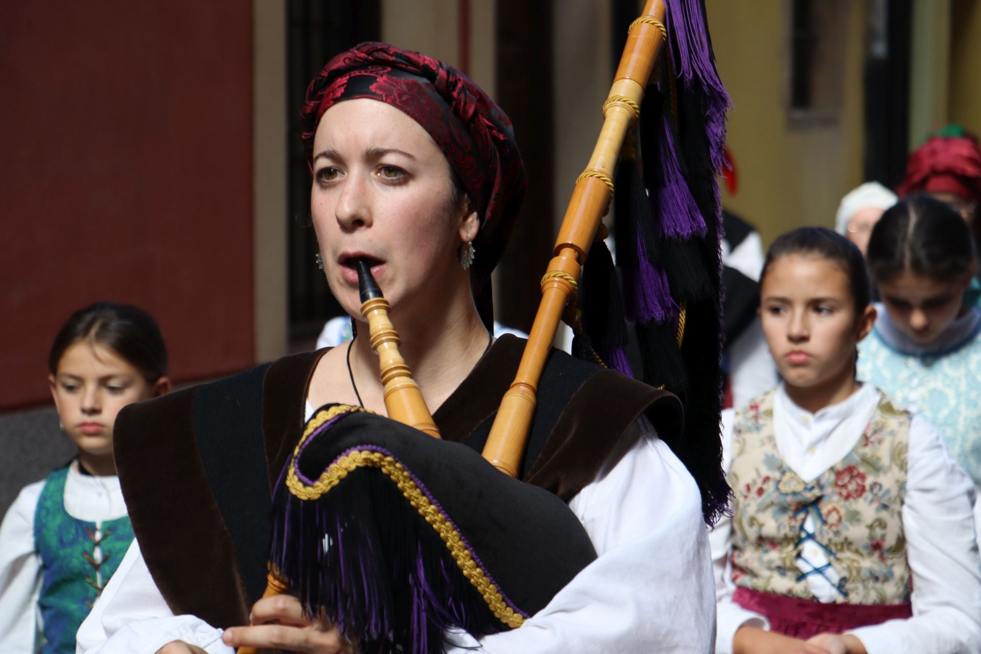 Las mejores imágenes del desfile de carros engalanados