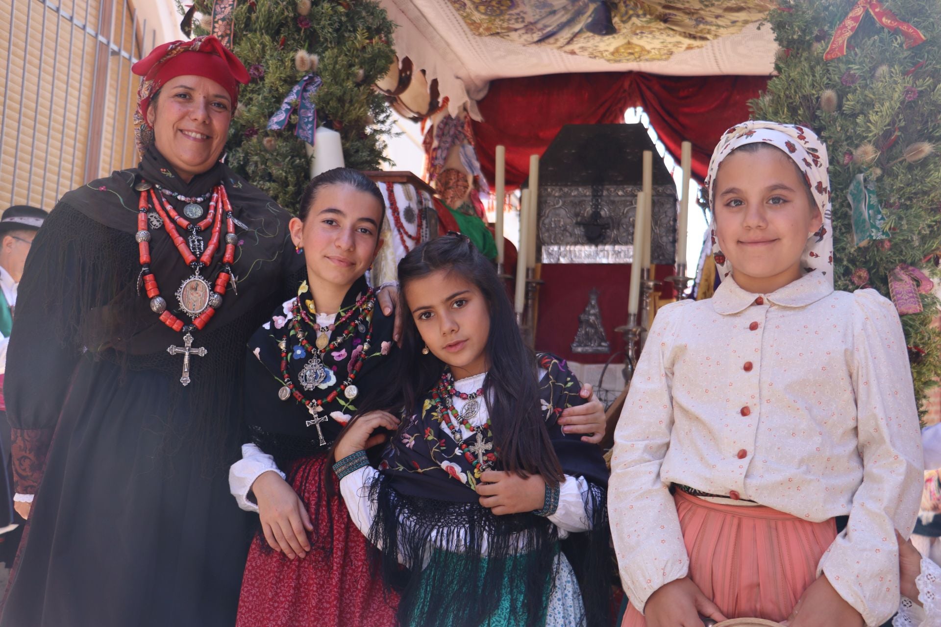 Las mejores imágenes del desfile de carros engalanados