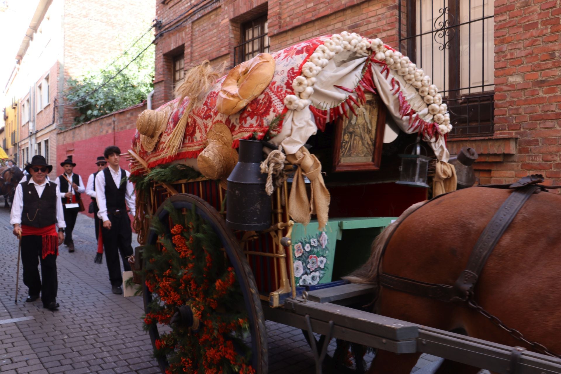 Las mejores imágenes del desfile de carros engalanados