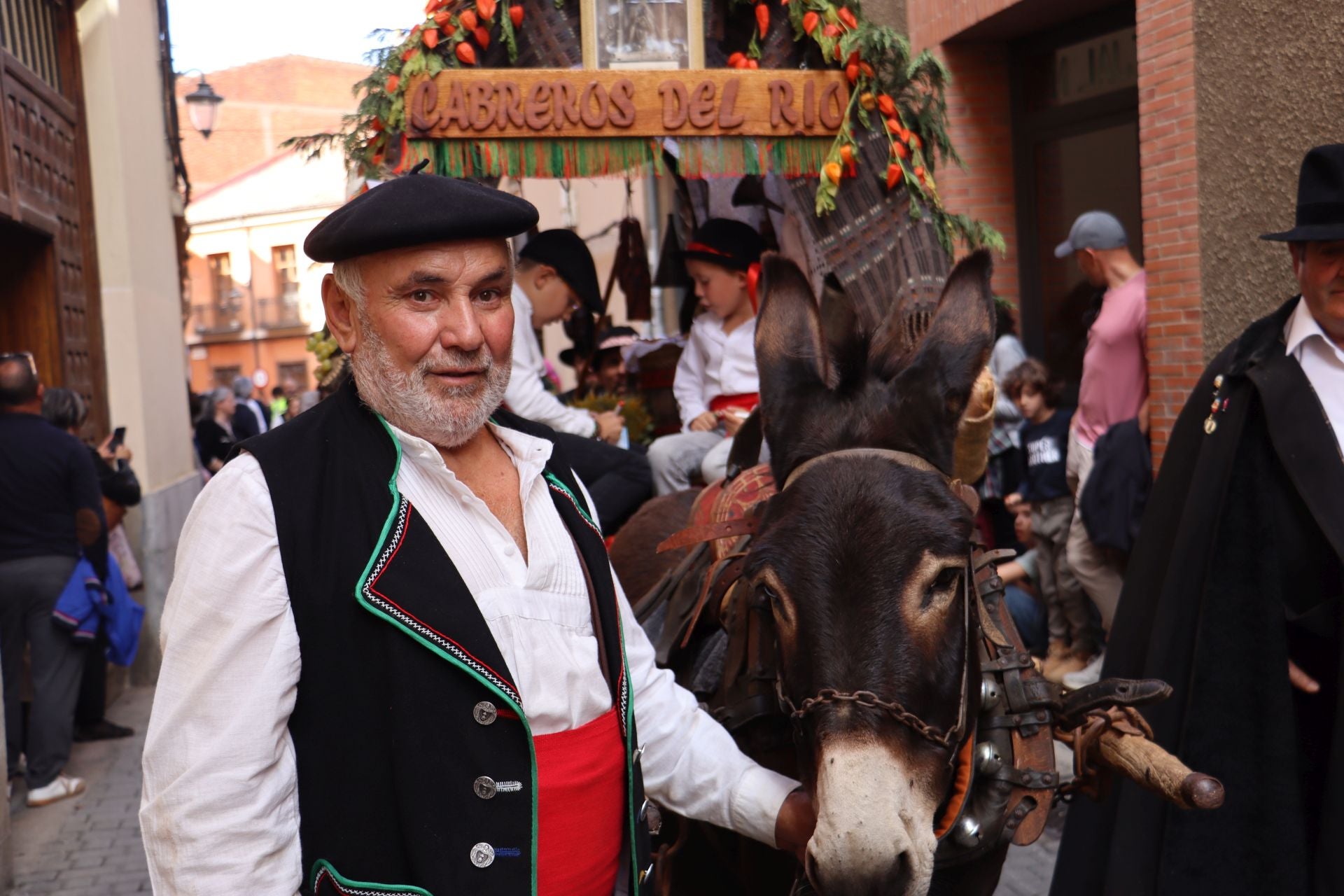 Las mejores imágenes del desfile de carros engalanados