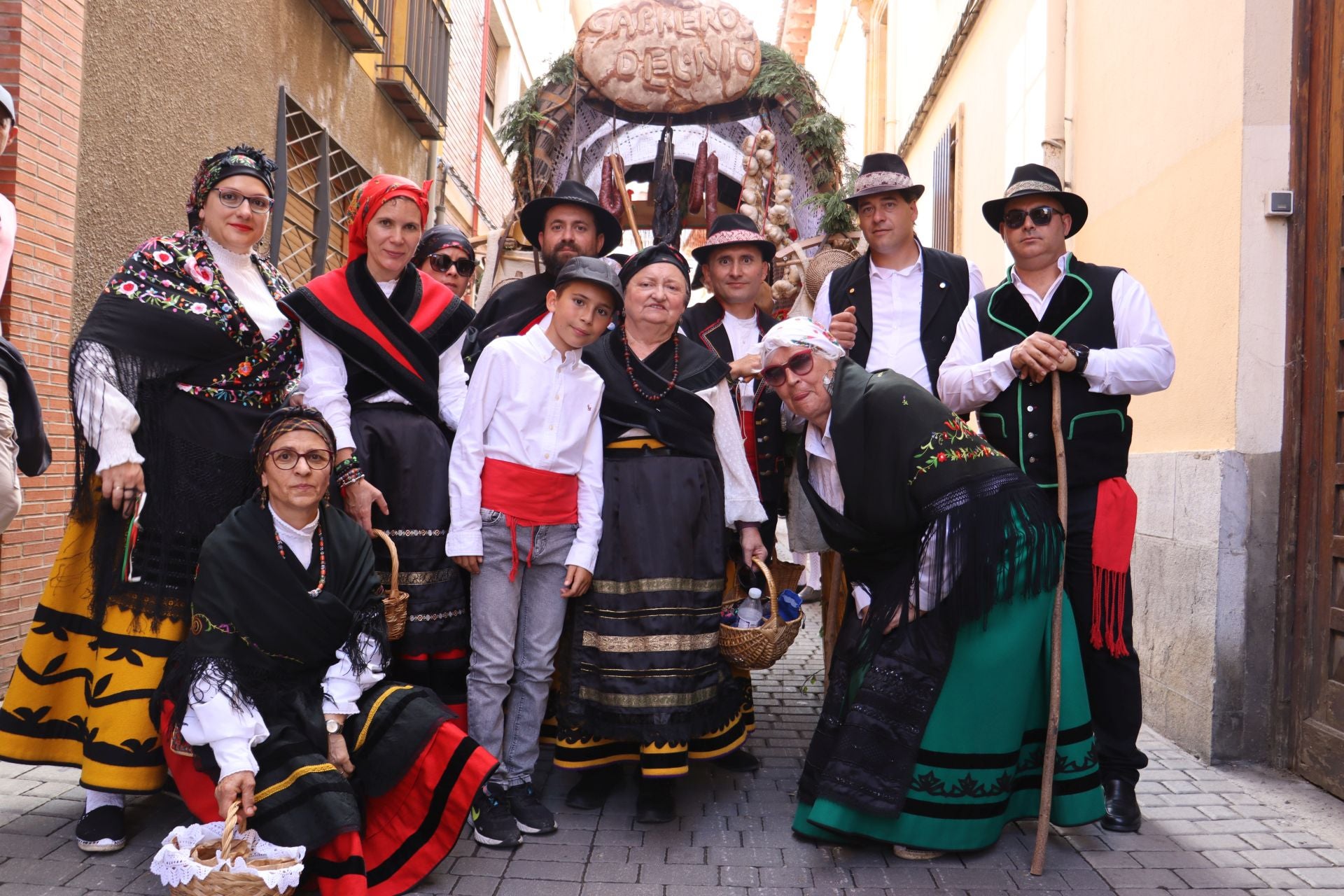 Las mejores imágenes del desfile de carros engalanados