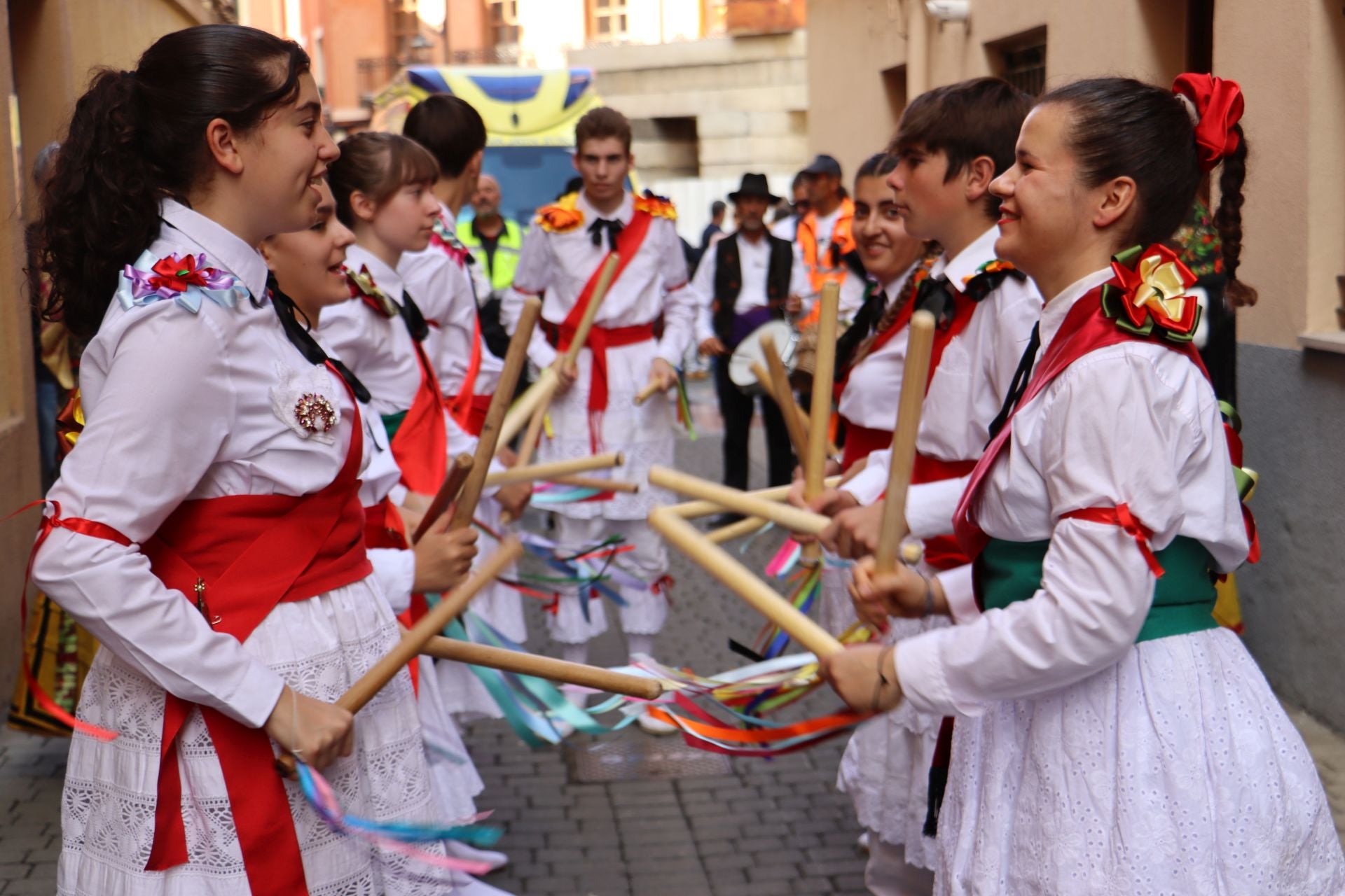 Las mejores imágenes del desfile de carros engalanados