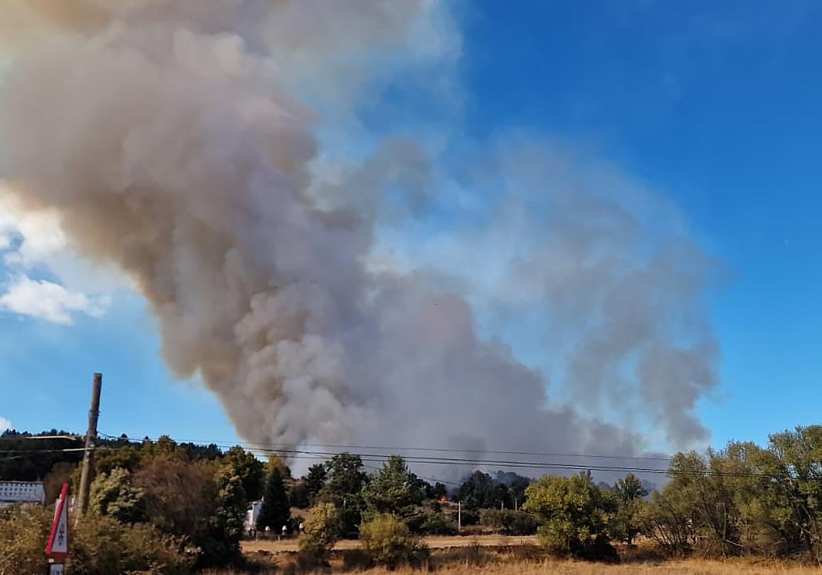Imagen del incendio en Riello.