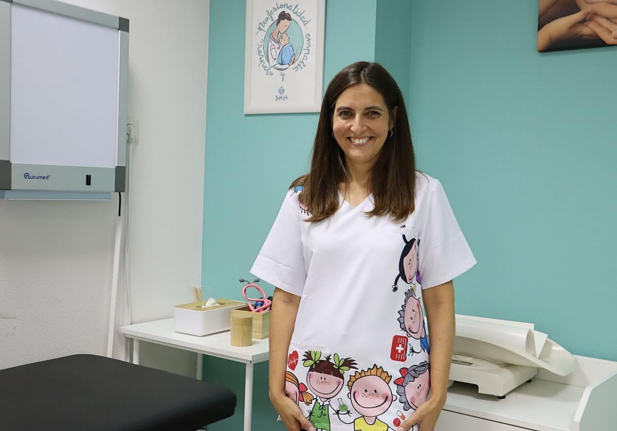 Leticia Fernández en su consulta de la plaza de San Marcos.