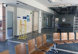 La planta baja del centro de salud, cerrada tras la inundación.