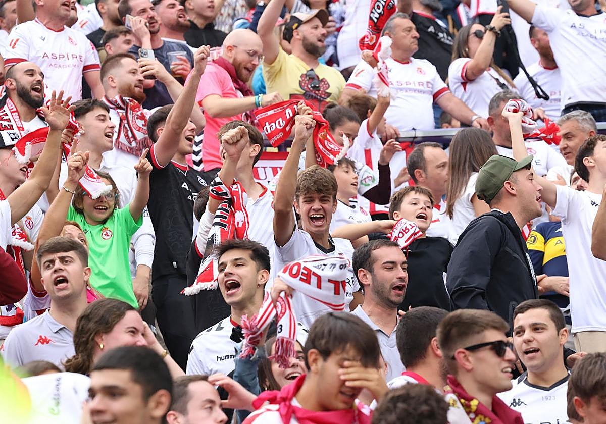 Afición de la Cultural en el José Zorrilla.