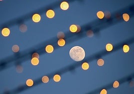 La luna llena sobre León.