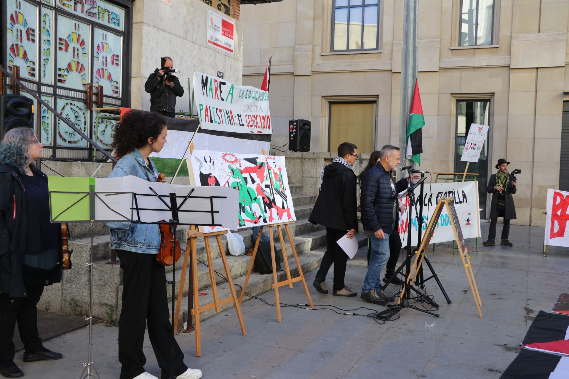 Imágenes de la lectura por Palestina en León