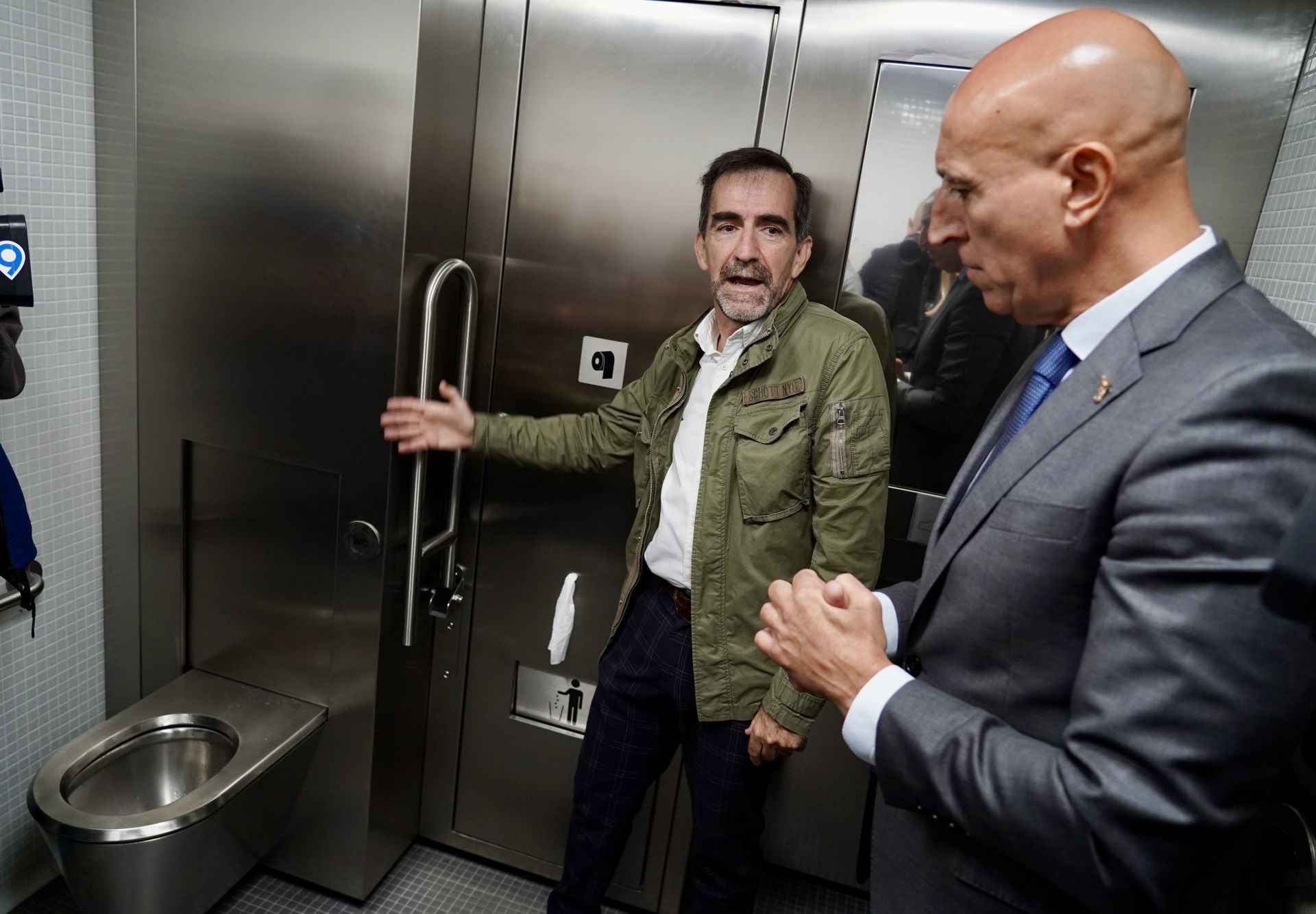 Lasi mágenes de los baños públicos de León