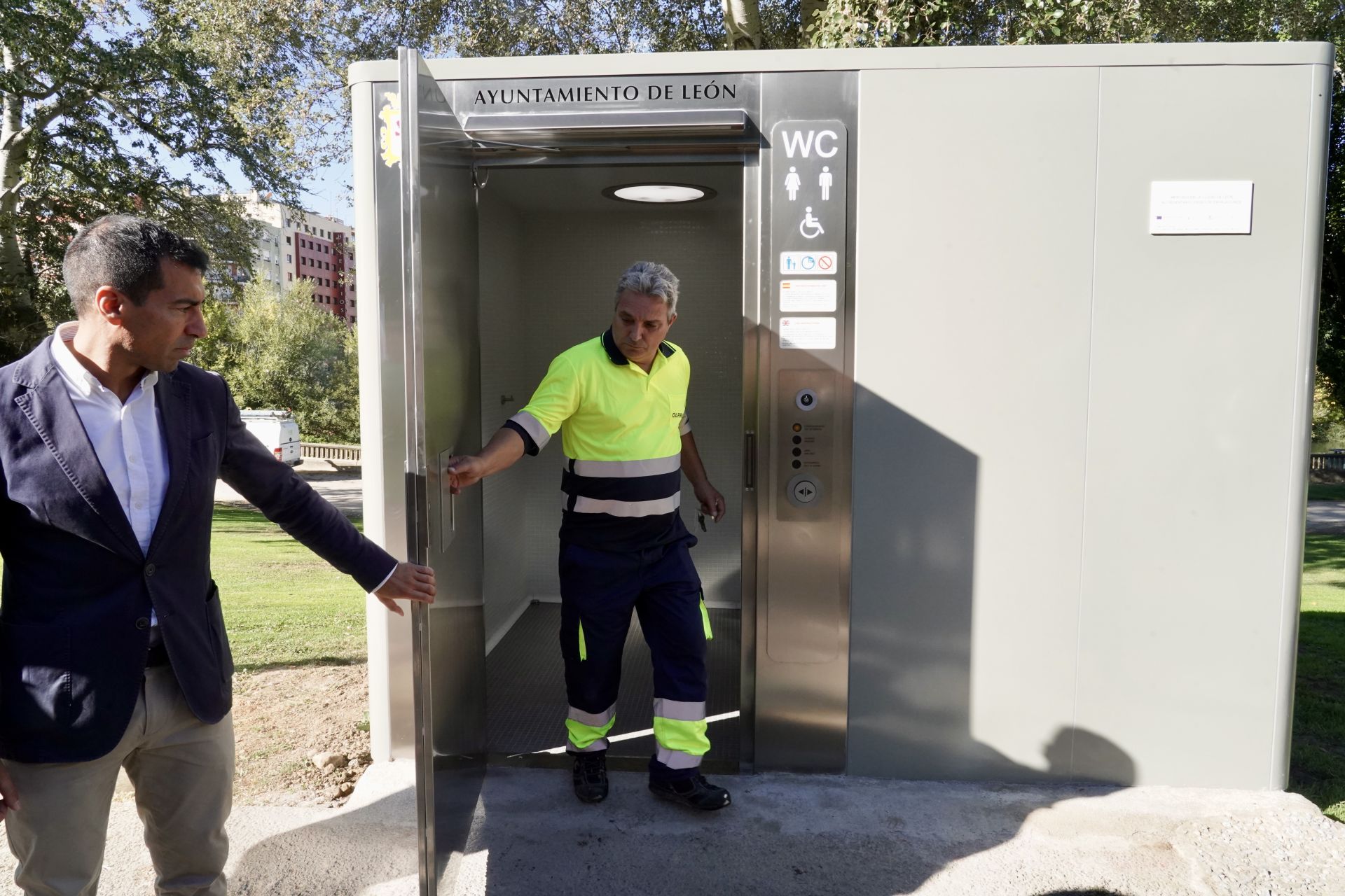 Lasi mágenes de los baños públicos de León
