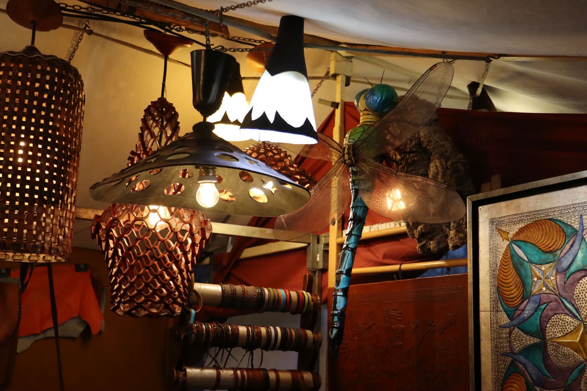 Las imágenes de un mercado que sigue dando vida a las fiestas de San Froilán