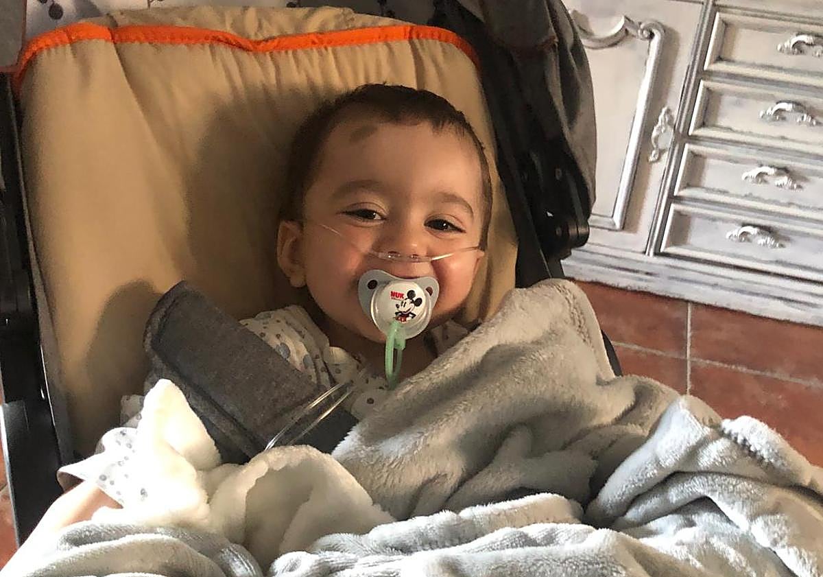 Imagen principal - Egan en sus primeros meses de vida.