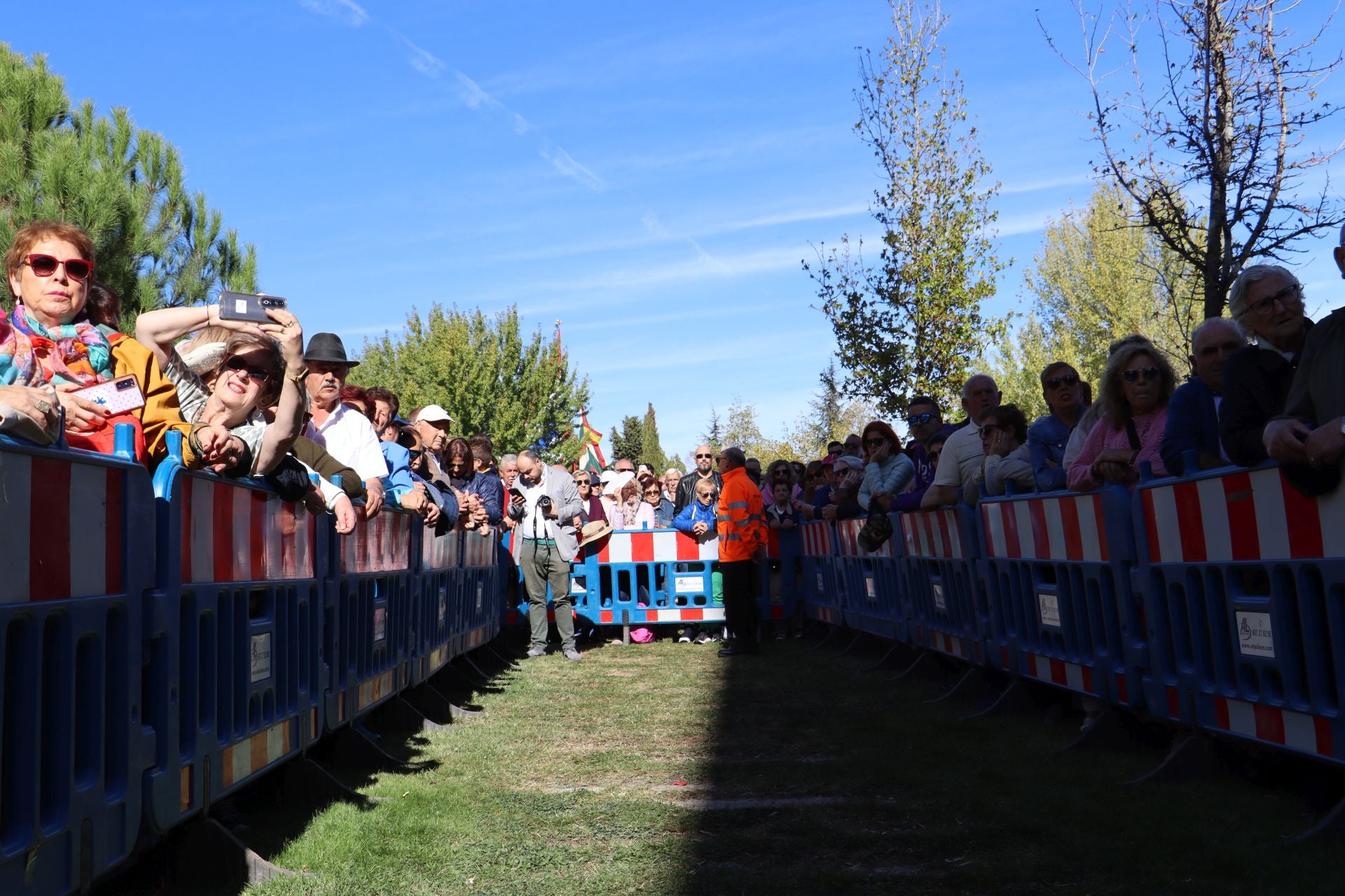 Cientos de fieles acuden a la misa, el momento más solemne de San Froilán