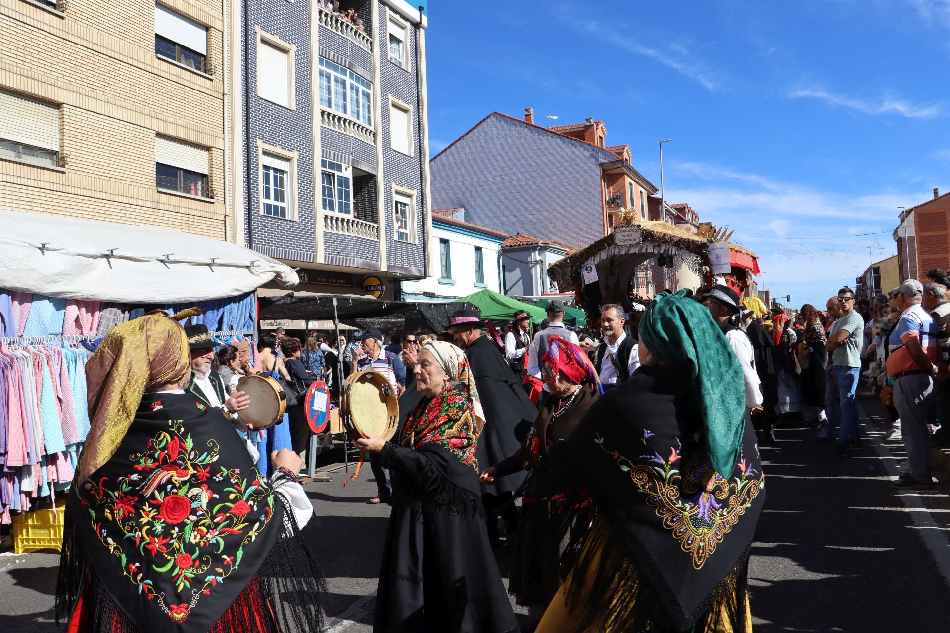 Carros y ganado se visten de fiesta en San Froilán