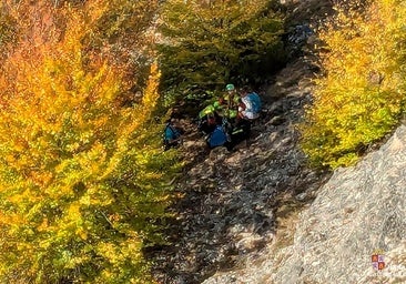 Un helicóptero rescata a una montañera de 61 años que sufrió un esguince en Getino