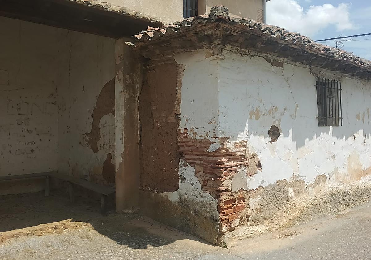 Exterior de la iglesia de Cubillas.