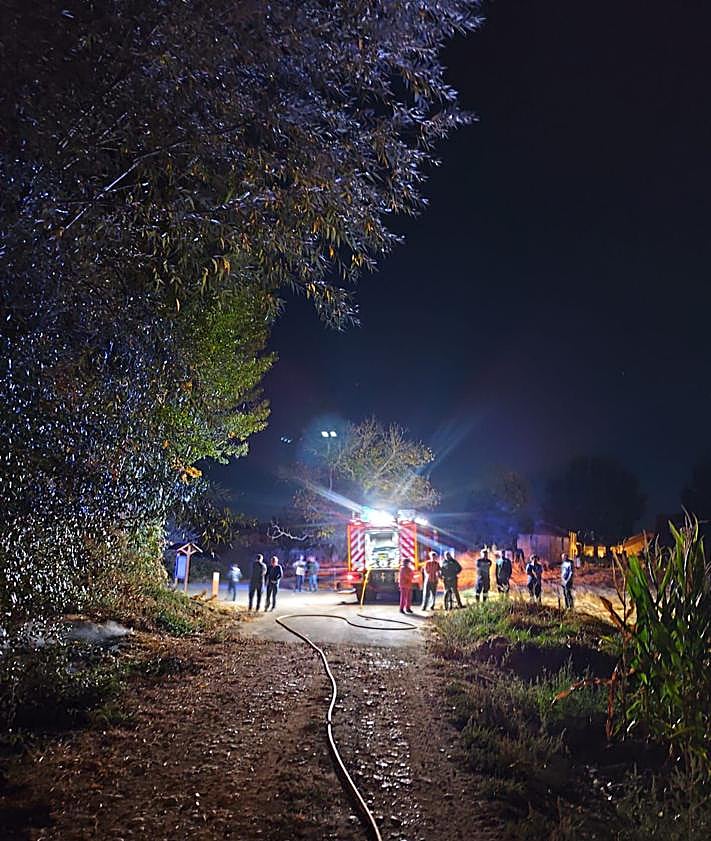 Imagen secundaria 2 - Intervención de los bomberos de la Diputación de León.