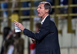 Cuco Ziganda, durante el partido ante el Albacete.