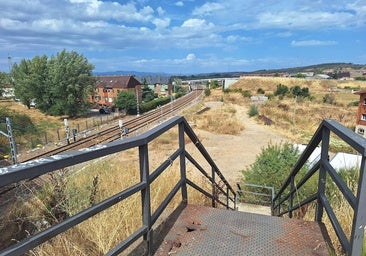 El PP de San Andrés denuncia que el puente sobre las vías se queda sin nueva iluminación ni aceras