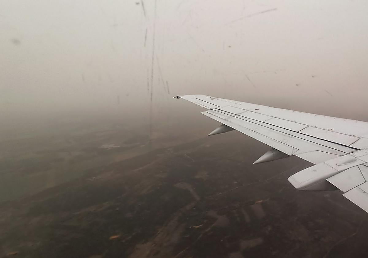 Un avión sobre León.