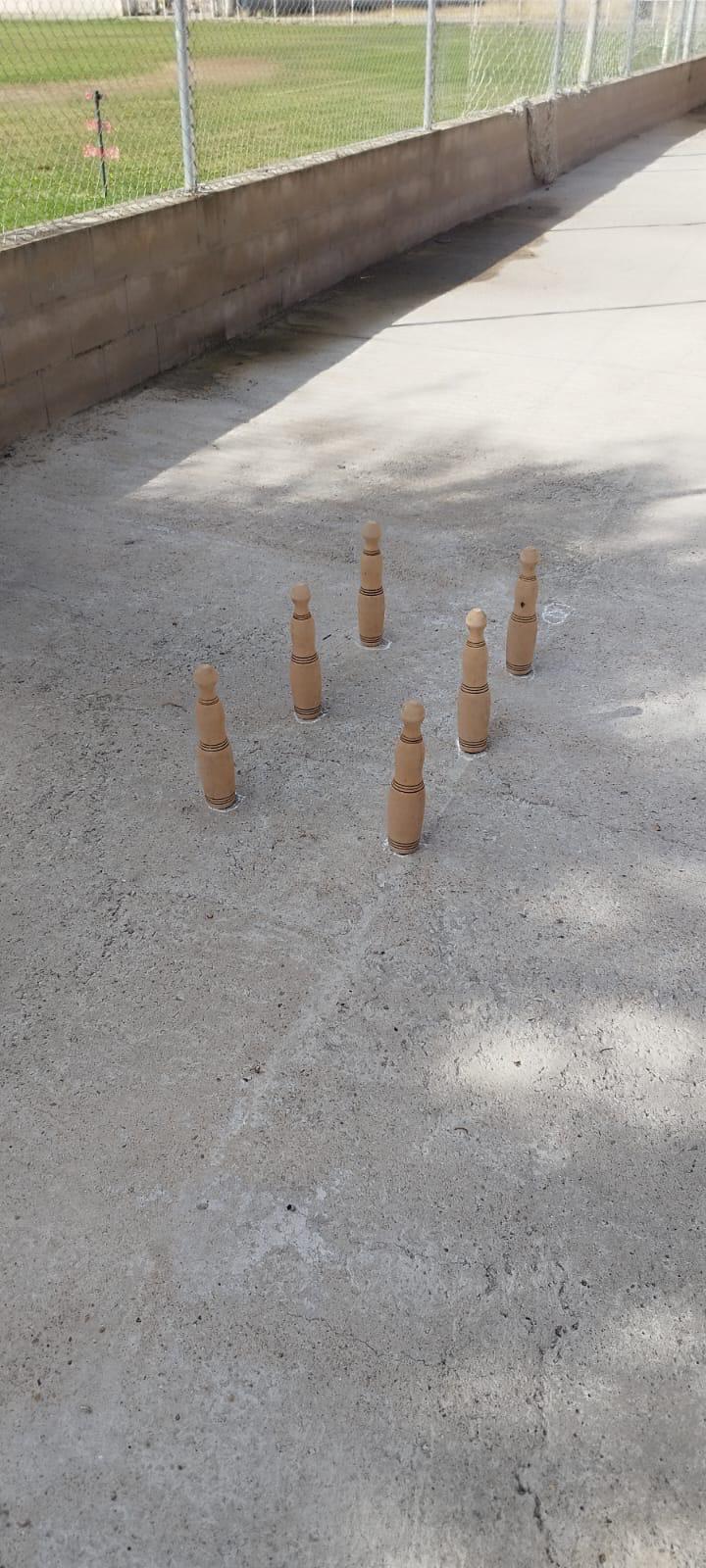 El colegio de León que estrena pendón y «presume» de carros engalanados