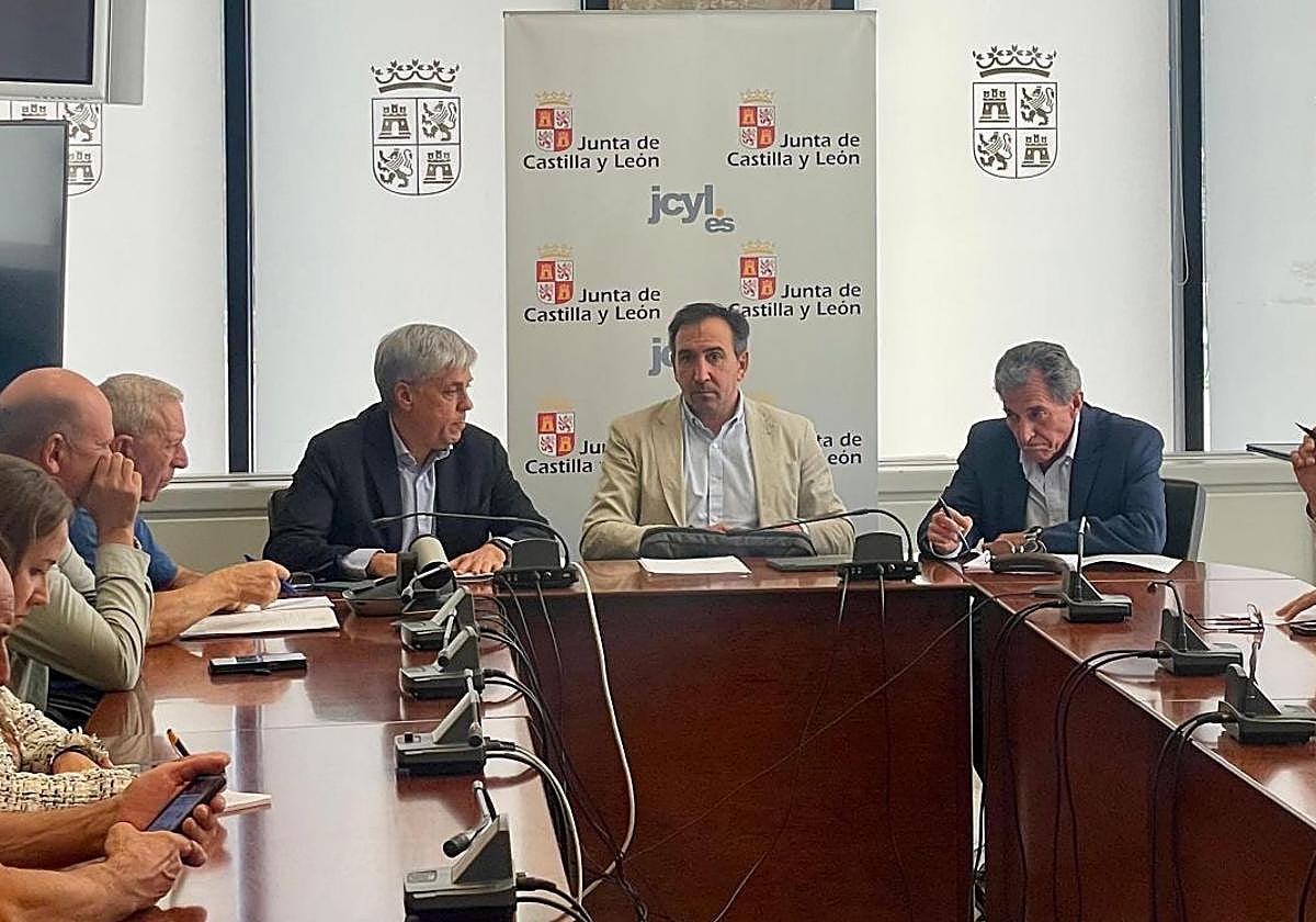 La Junta planifica nuevas balsas ganaderas con los municipios afectados por los incendios