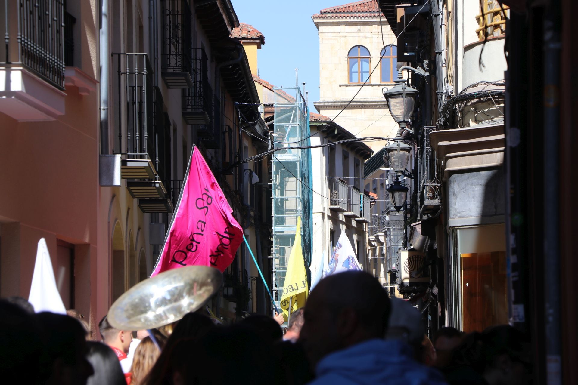 Todas las imágenes del desfile del Día de Peñas en León